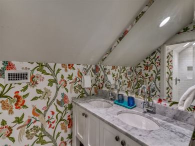 Lovely Six Bedroom Vacation Home in Santa Rosa Beach Lovely Six Bedroom Vacation Home in Santa Rosa Beach