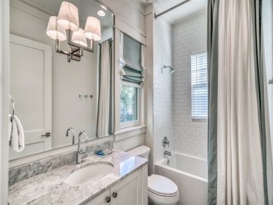 Lovely Six Bedroom Vacation Home in Santa Rosa Beach Lovely Six Bedroom Vacation Home in Santa Rosa Beach