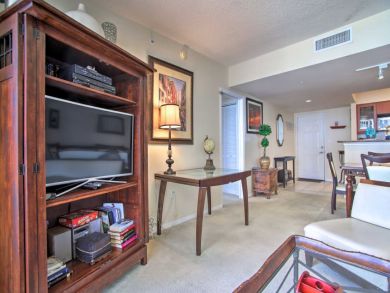 Hollywood Home 933482