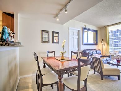 Hollywood Home 933482