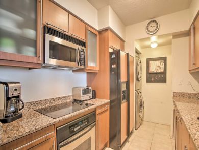 Hollywood Home 933482