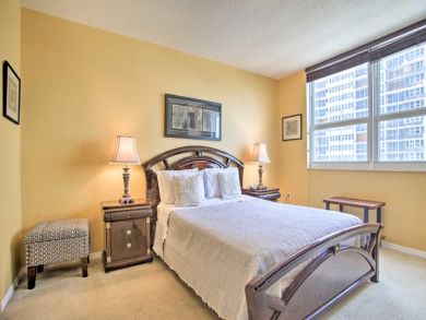 Hollywood Home 933482