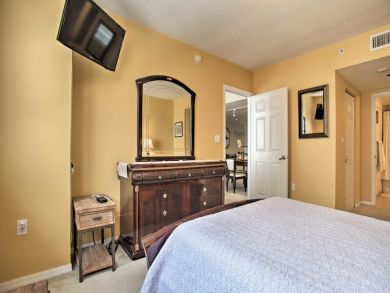 Hollywood Home 933482