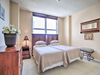 Hollywood Home 933482
