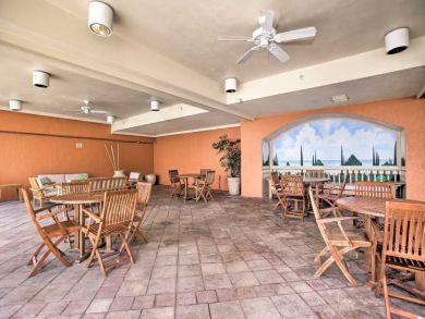 Hollywood Home 933482