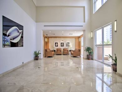 Hollywood Home 933482