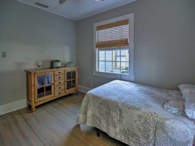 St. Petersburg Home 933492