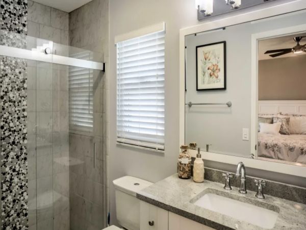 Naples Three Bedroom Rental Home with Caged Pool