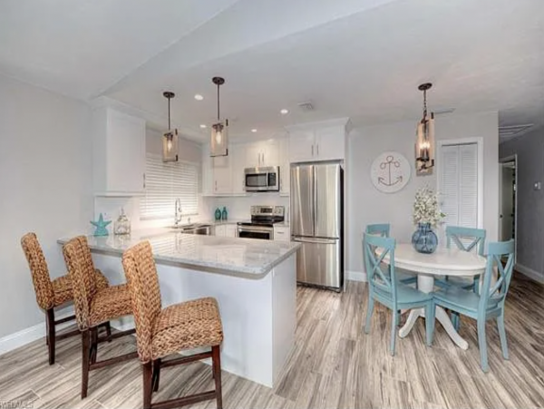 Naples Three Bedroom Rental Home with Caged Pool