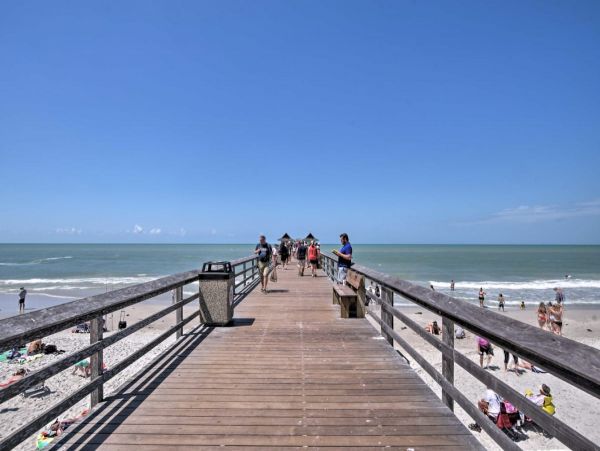 Vacation Rental Condo in Naples with Pool & Close to Beach