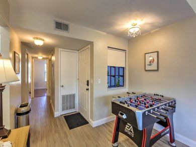 Other Cities  Florida Home 933575