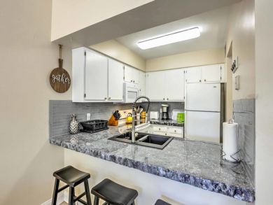 Other Cities  Florida Home 933575