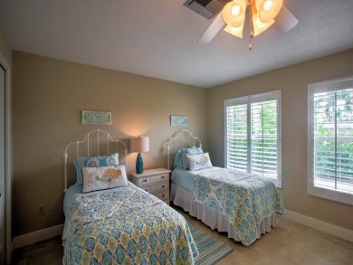 Naples Home 933580