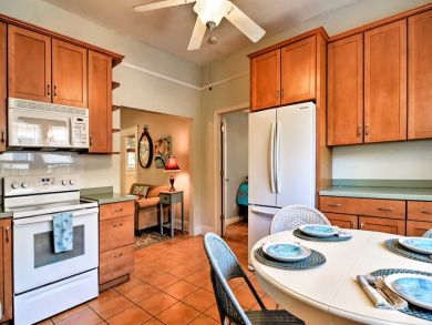 St. Petersburg Home 933582