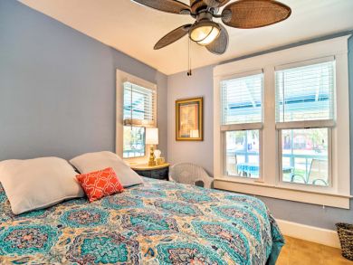 St. Petersburg Home 933582