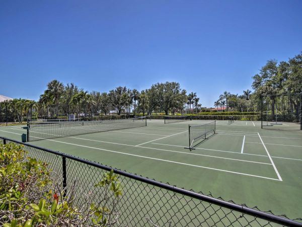 Naples Vacation Condo with Pool Tennis Courts & Golf