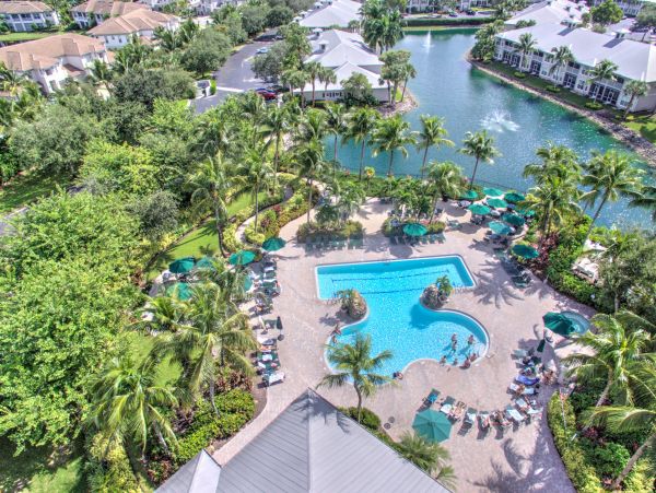 Naples Vacation Condo with Pool Tennis Courts & Golf