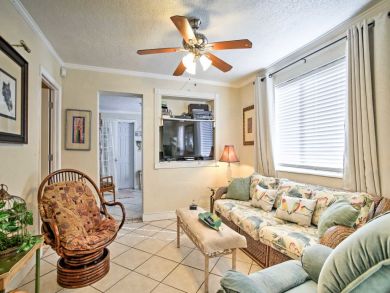 Hollywood Home 933585