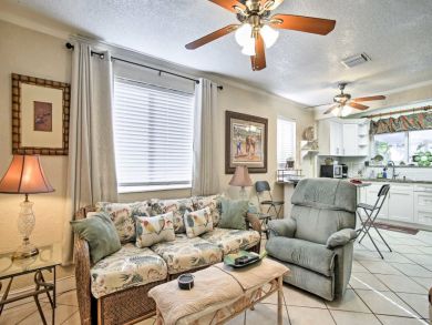 Hollywood Home 933585