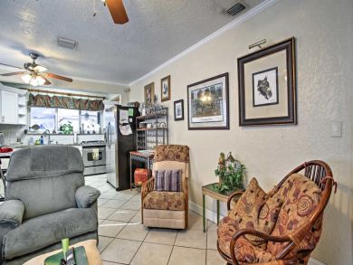 Hollywood Home 933585