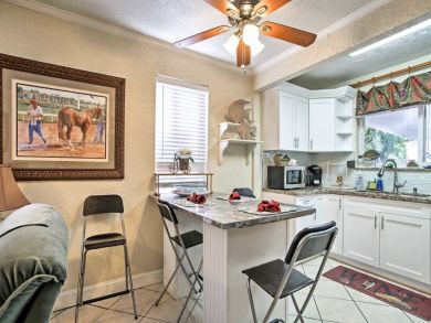 Hollywood Home 933585