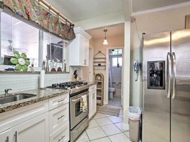 Hollywood Home 933585