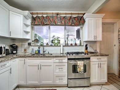 Hollywood Home 933585