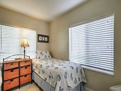 Hollywood Home 933585