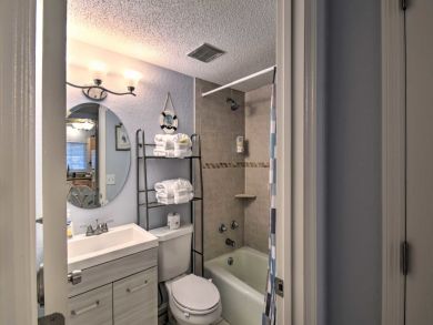 St. Petersburg Home 933592