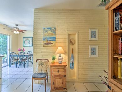 Hollywood Home 933603