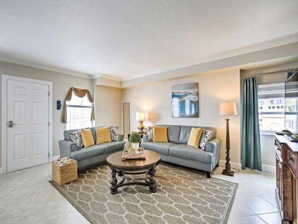 Experience Clearwater Beach Bliss in this Charming Condo