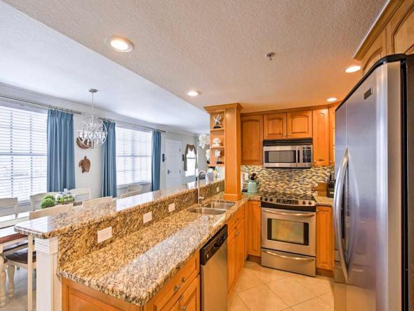 Experience Clearwater Beach Bliss in this Charming Condo