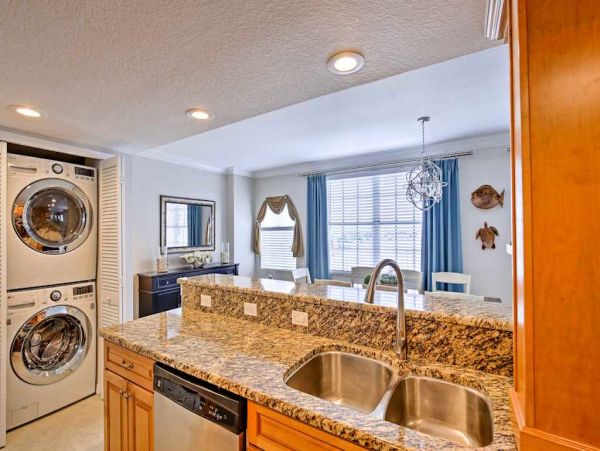 Experience Clearwater Beach Bliss in this Charming Condo