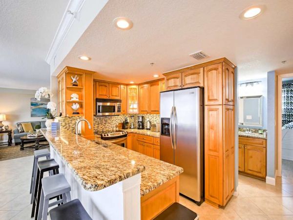 Experience Clearwater Beach Bliss in this Charming Condo
