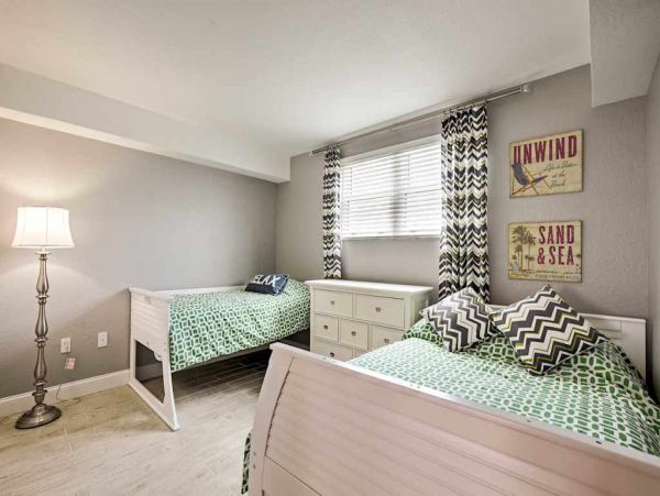 Experience Clearwater Beach Bliss in this Charming Condo
