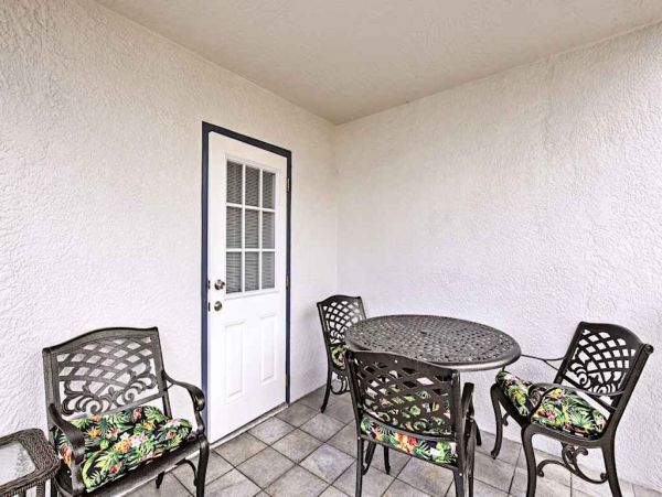 Experience Clearwater Beach Bliss in this Charming Condo