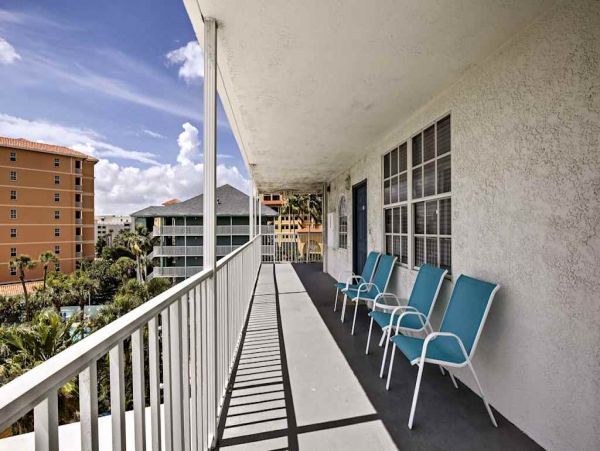 Experience Clearwater Beach Bliss in this Charming Condo