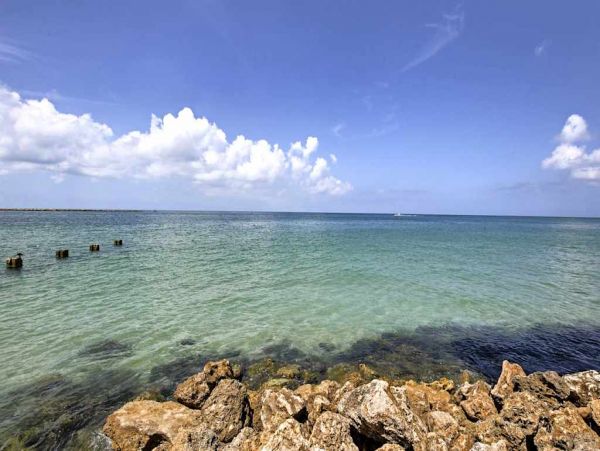 Experience Clearwater Beach Bliss in this Charming Condo
