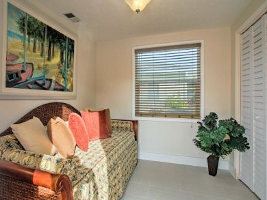 Naples Home 933655