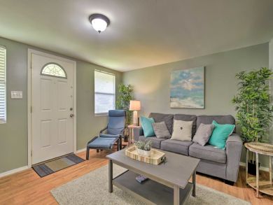 Tampa Home 933714 Tampa Home 933714