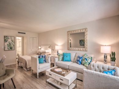 Naples Home 933716