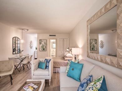 Naples Home 933716