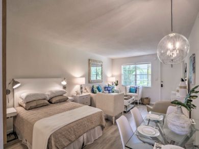 Naples Home 933716