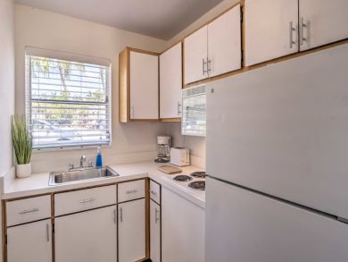 Naples Home 933716