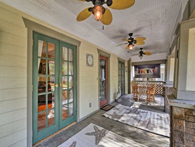St. Petersburg Home 933750