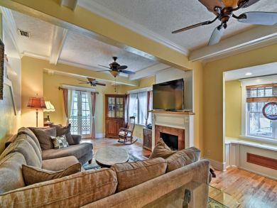 St. Petersburg Home 933750