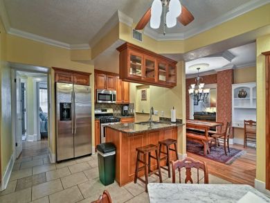 St. Petersburg Home 933750