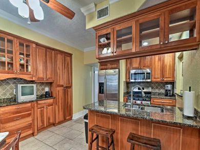 St. Petersburg Home 933750