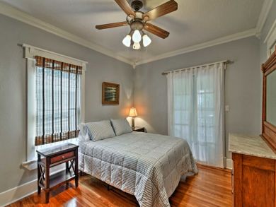St. Petersburg Home 933750