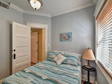 St. Petersburg Home 933750